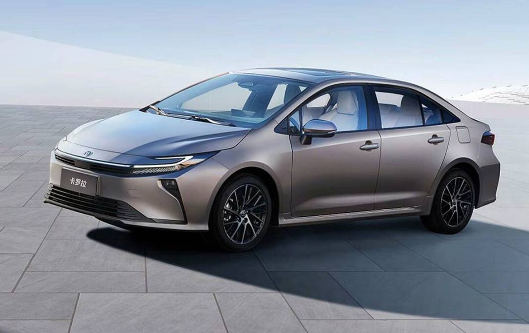 Yakıt cimrisi Corolla'nın yeni yüzü göründü! Toyota'nın yeni sedan kralı sahnede 15